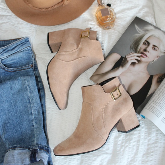 🚨LAST PAIR!//The Nellie// Warm Taupe bootie - Picture 2 of 8
